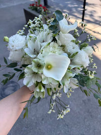White calla lilies bridal bouquet B011